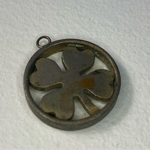 VTG Metal Four-Leaf Clover Pendant in a Hoop